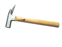 183- wooden handle claw hammer horn